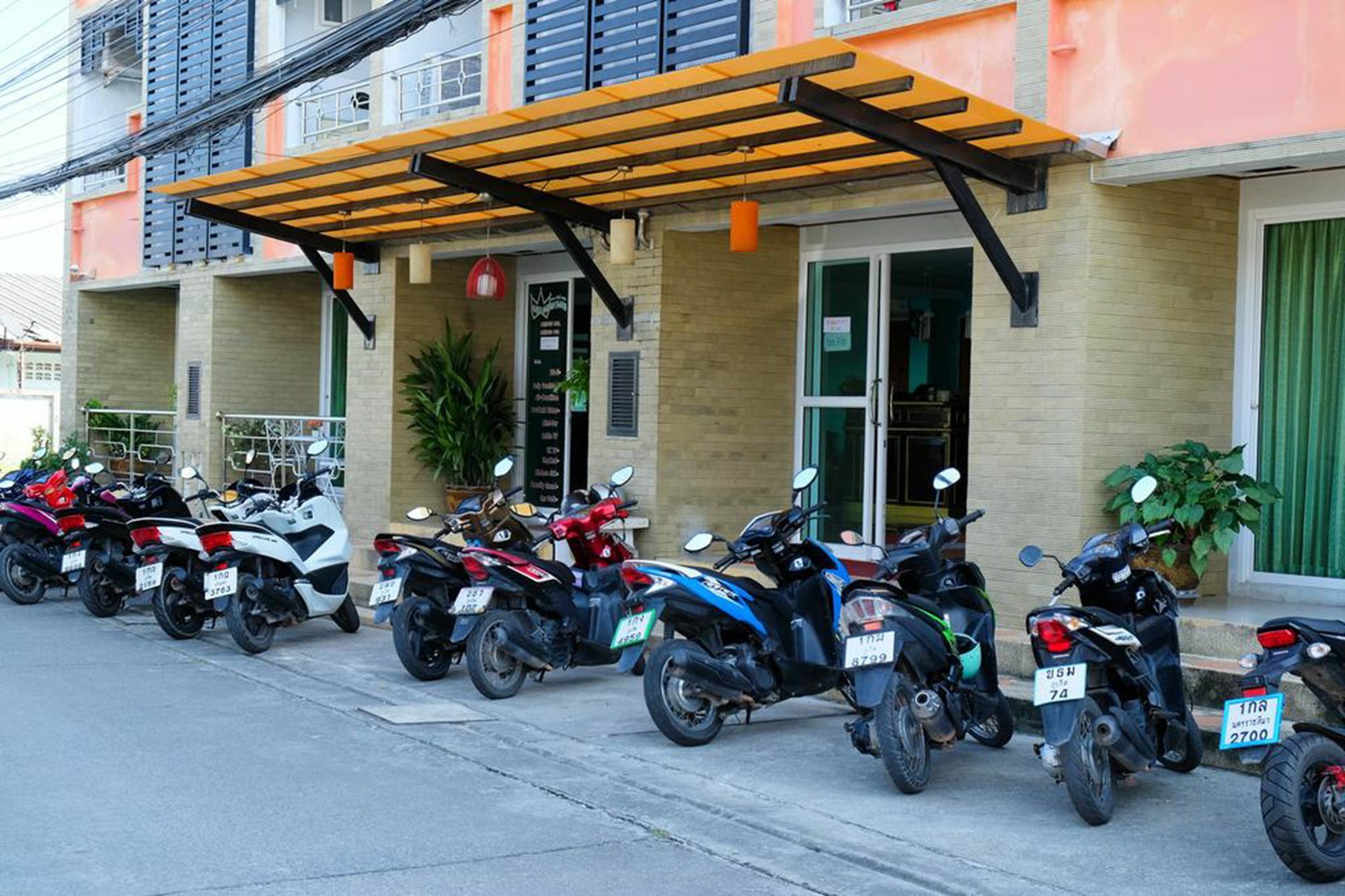 Raya Rawai Place Экстерьер фото